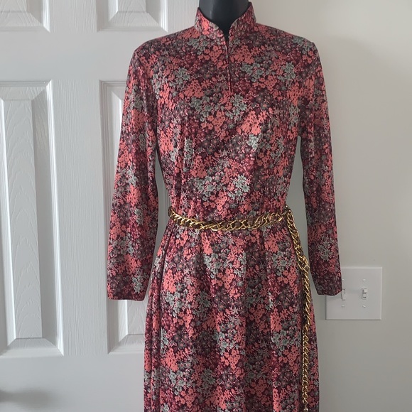 Step back in time with this floral house dress! - Picture 3 of 4